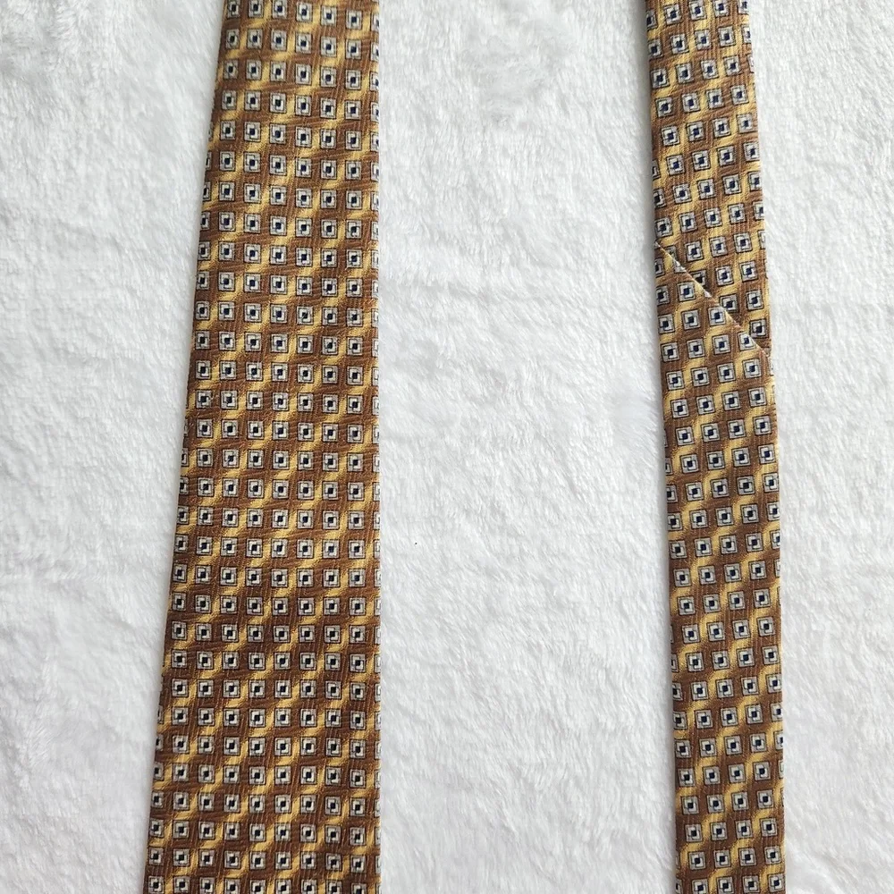 Vintage 90s gold